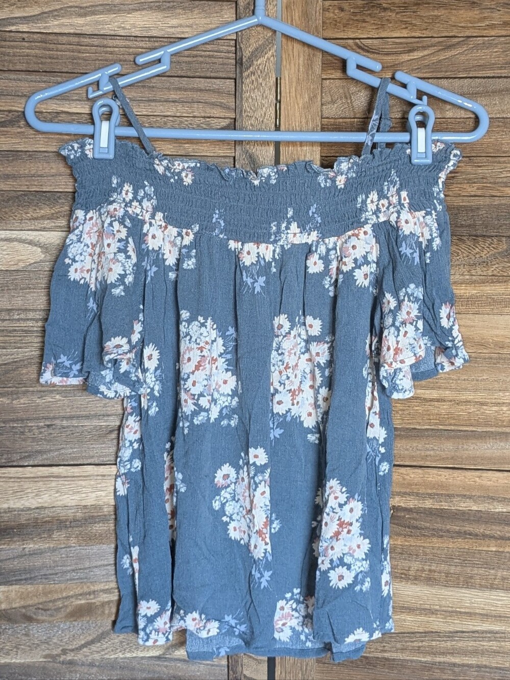 🌸 Lily White Blue Floral Off-The-Shoulder Smocked Blouse 🌸 Medium